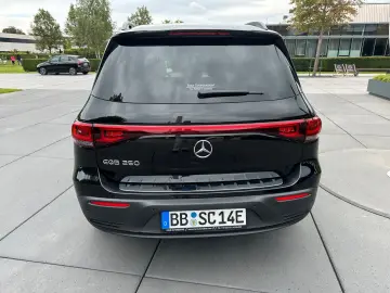 EQB 250 KAMERA+MBUX+CARPLAY