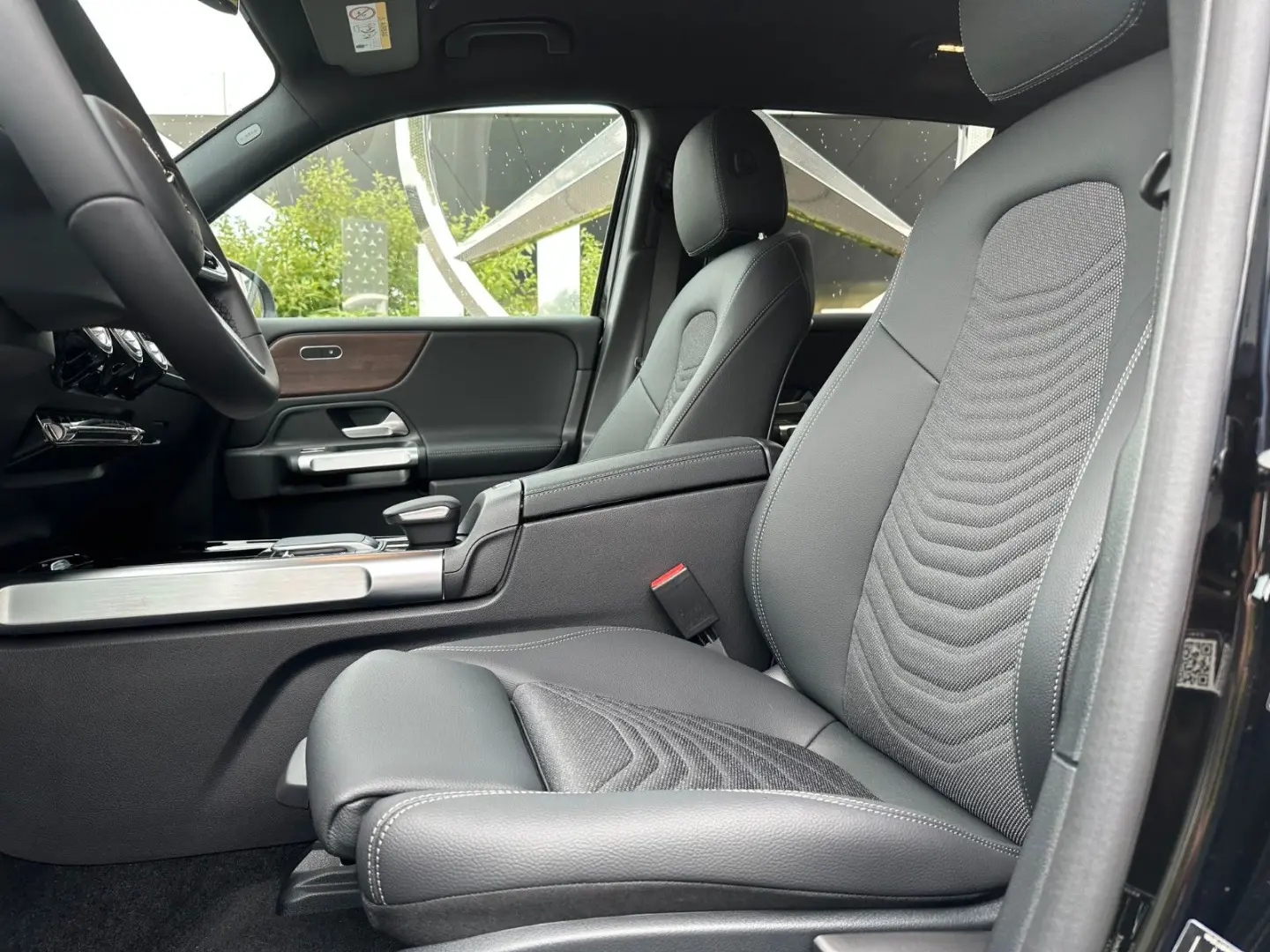 EQB 250 KAMERA+MBUX+CARPLAY