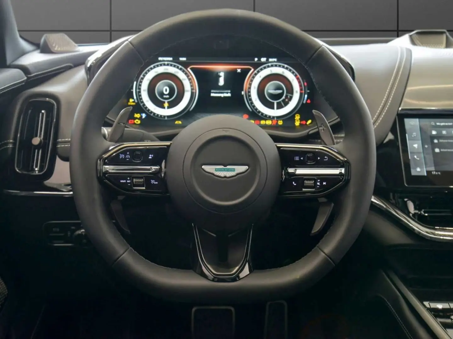Aston Martin DBX707 MY 2025