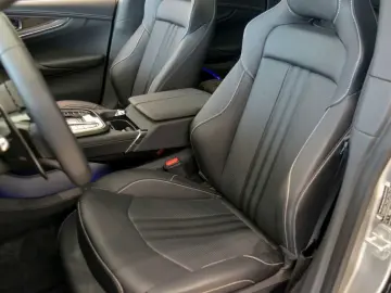 Aston Martin DBX707 MY 2025