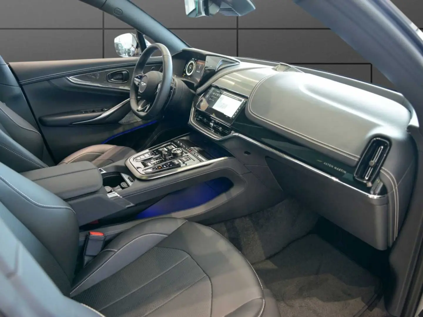 Aston Martin DBX707 MY 2025