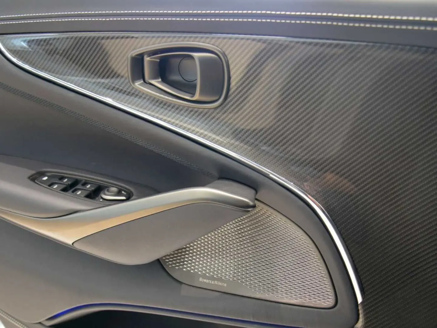Aston Martin DBX707 MY 2025