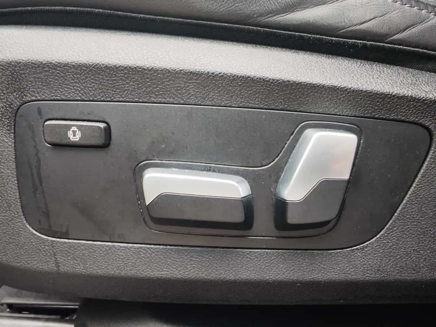 BMW X6 xDrive30d AT MHEV