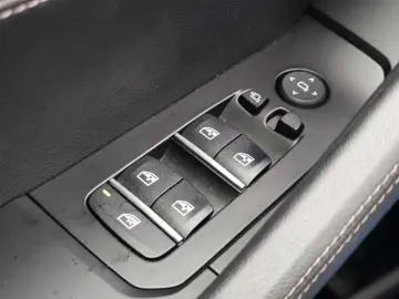 BMW X6 xDrive30d AT MHEV