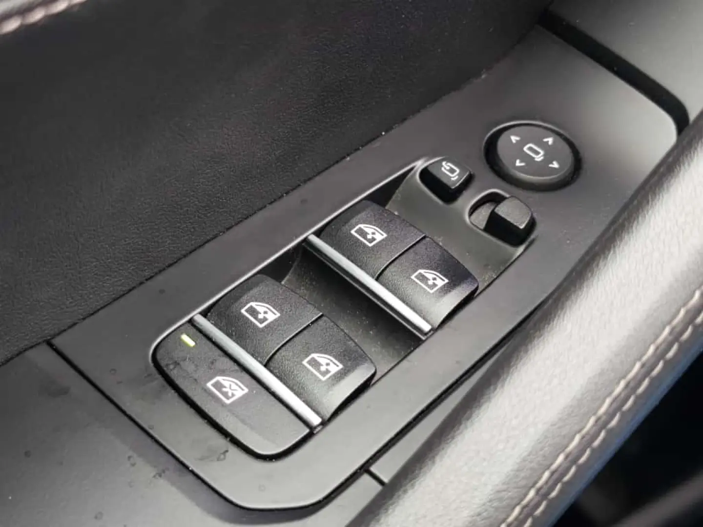 BMW X6 xDrive30d AT MHEV