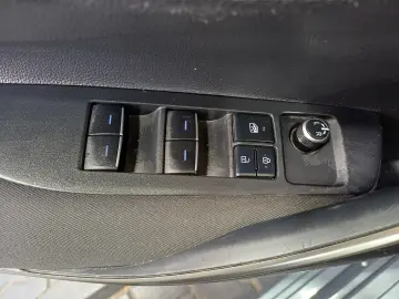 Toyota Corolla 1,8 Hybrid Lounge