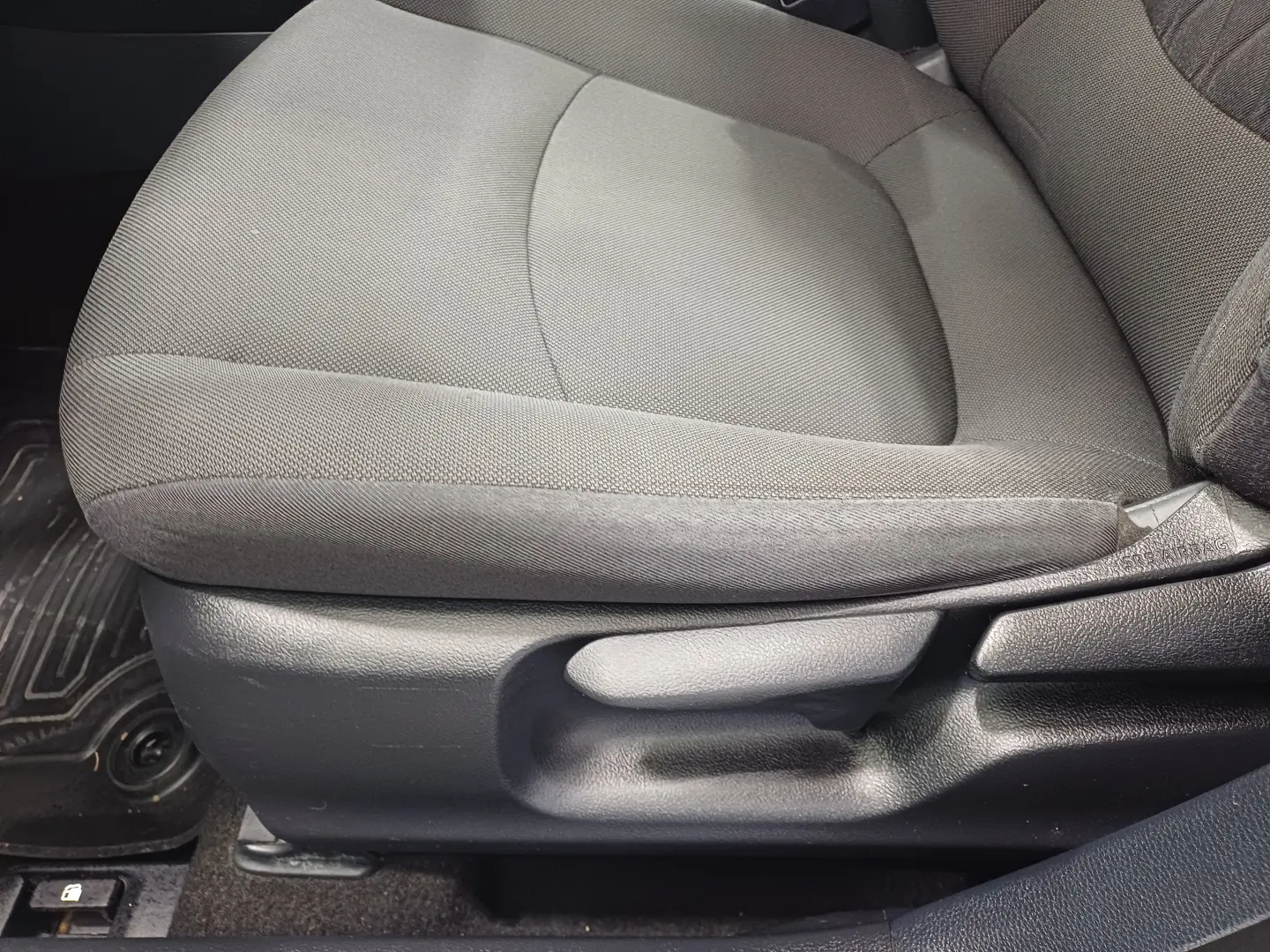 Toyota Corolla 1,8 Hybrid Lounge