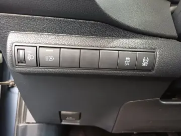 Toyota Corolla 1,8 Hybrid Lounge