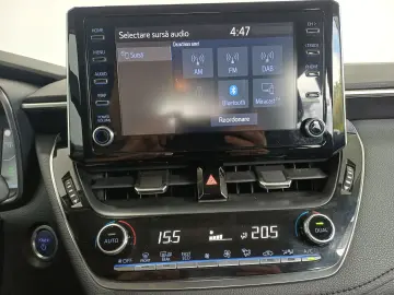 Toyota Corolla 1,8 Hybrid Lounge