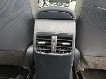 Toyota Corolla 1,8 Hybrid Lounge