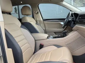 VW Touareg Atmosphere 3.0 TDI 286 CP – Automată, 2019