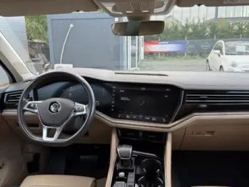 VW Touareg Atmosphere 3.0 TDI 286 CP – Automată, 2019