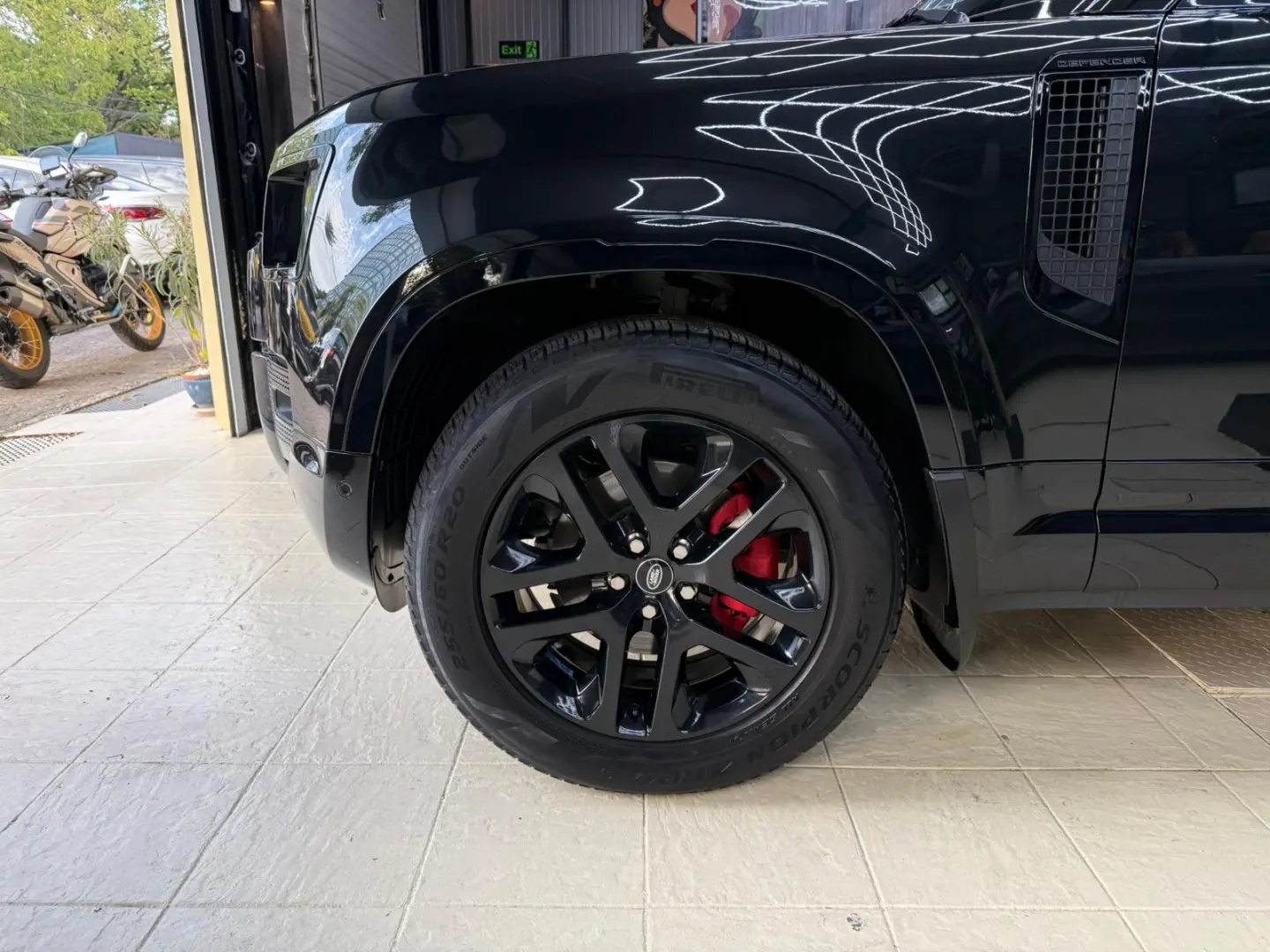 Land Rover Defender