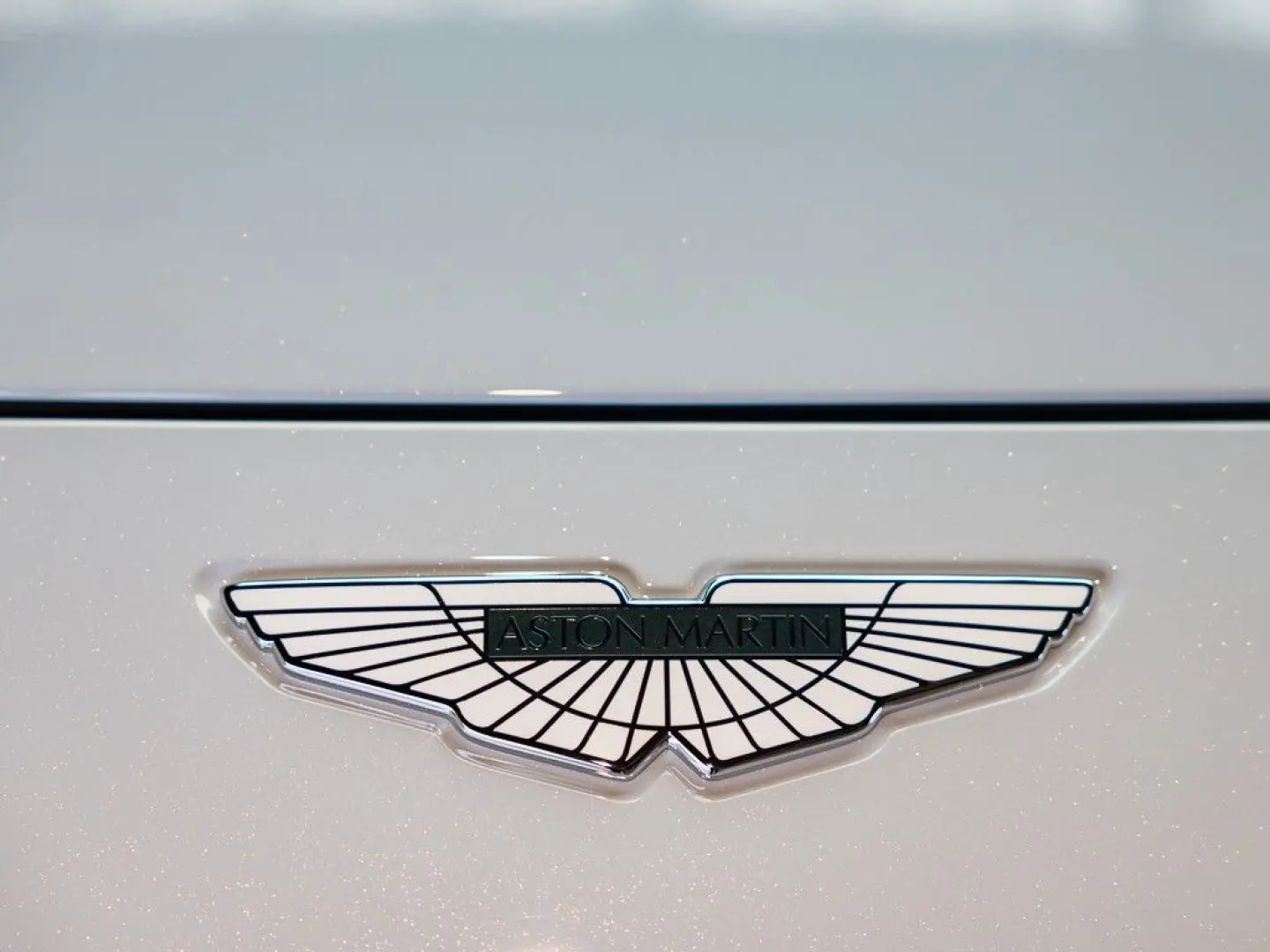 Aston Martin  DBX707 Q Edition - White Stone