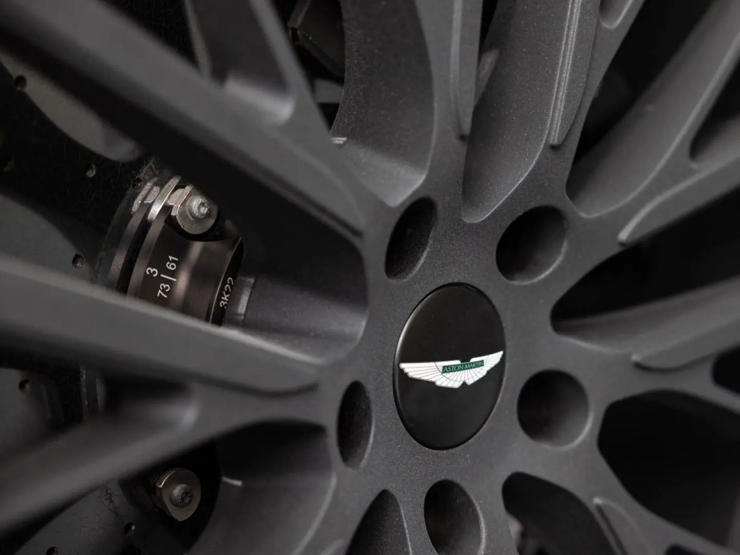 Aston Martin  DBX707 Q Edition - White Stone