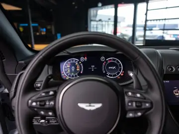 Aston Martin  DBX707 Q Edition - White Stone