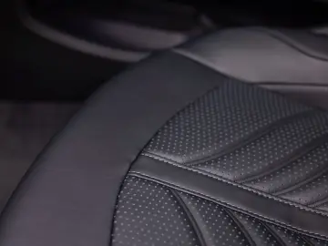 Aston Martin  DBX707 Q Edition - White Stone