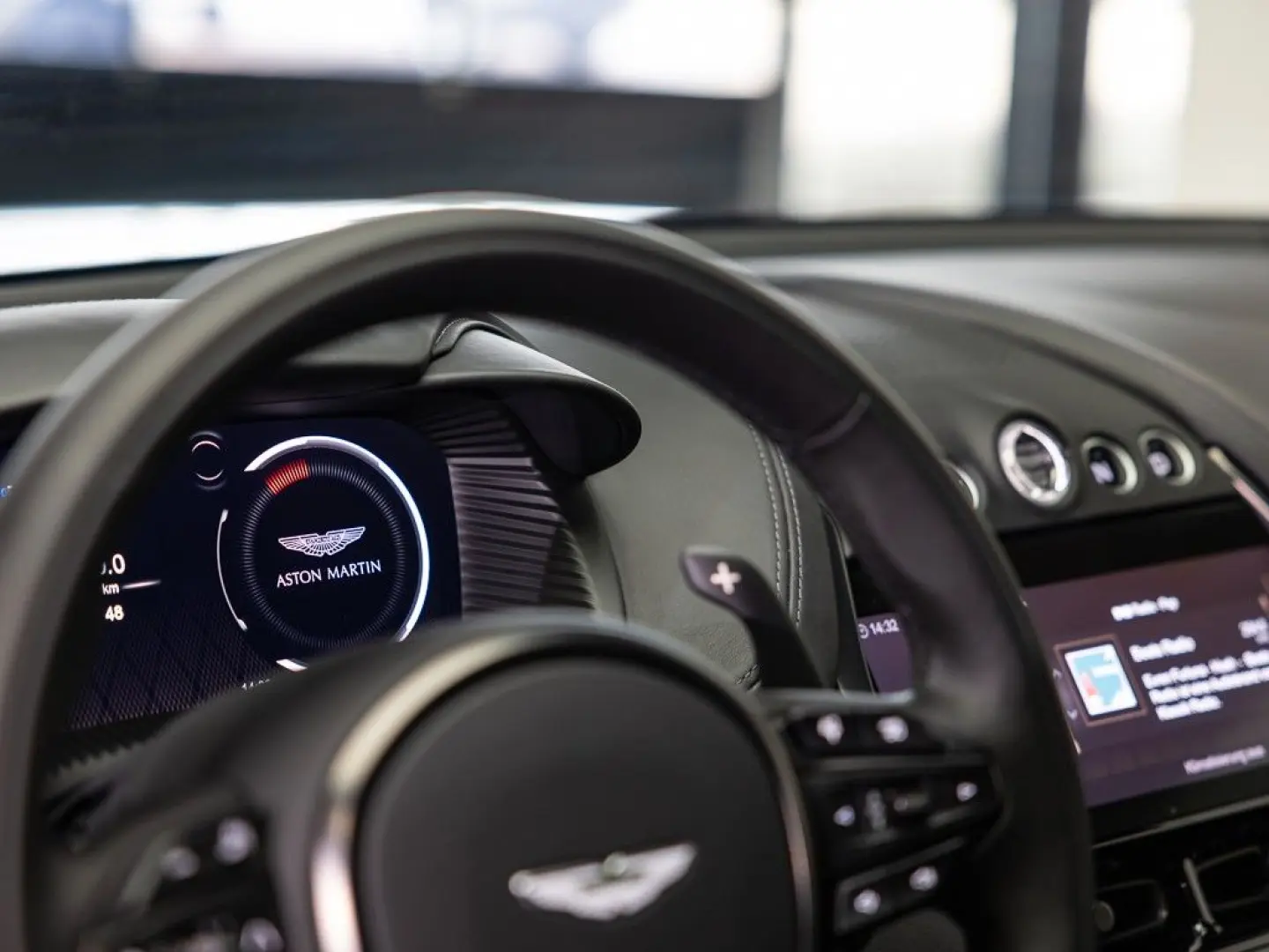 Aston Martin  DBX707 Q Edition - White Stone