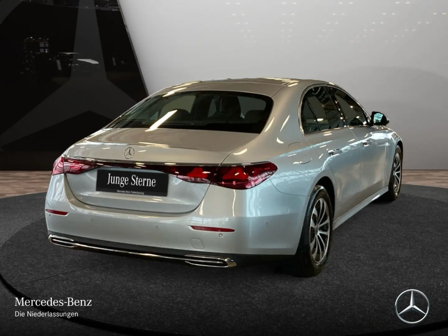 E 220 d AVANTGARDE/ADV./AHK/FAHRASSISTENZ/WINTER