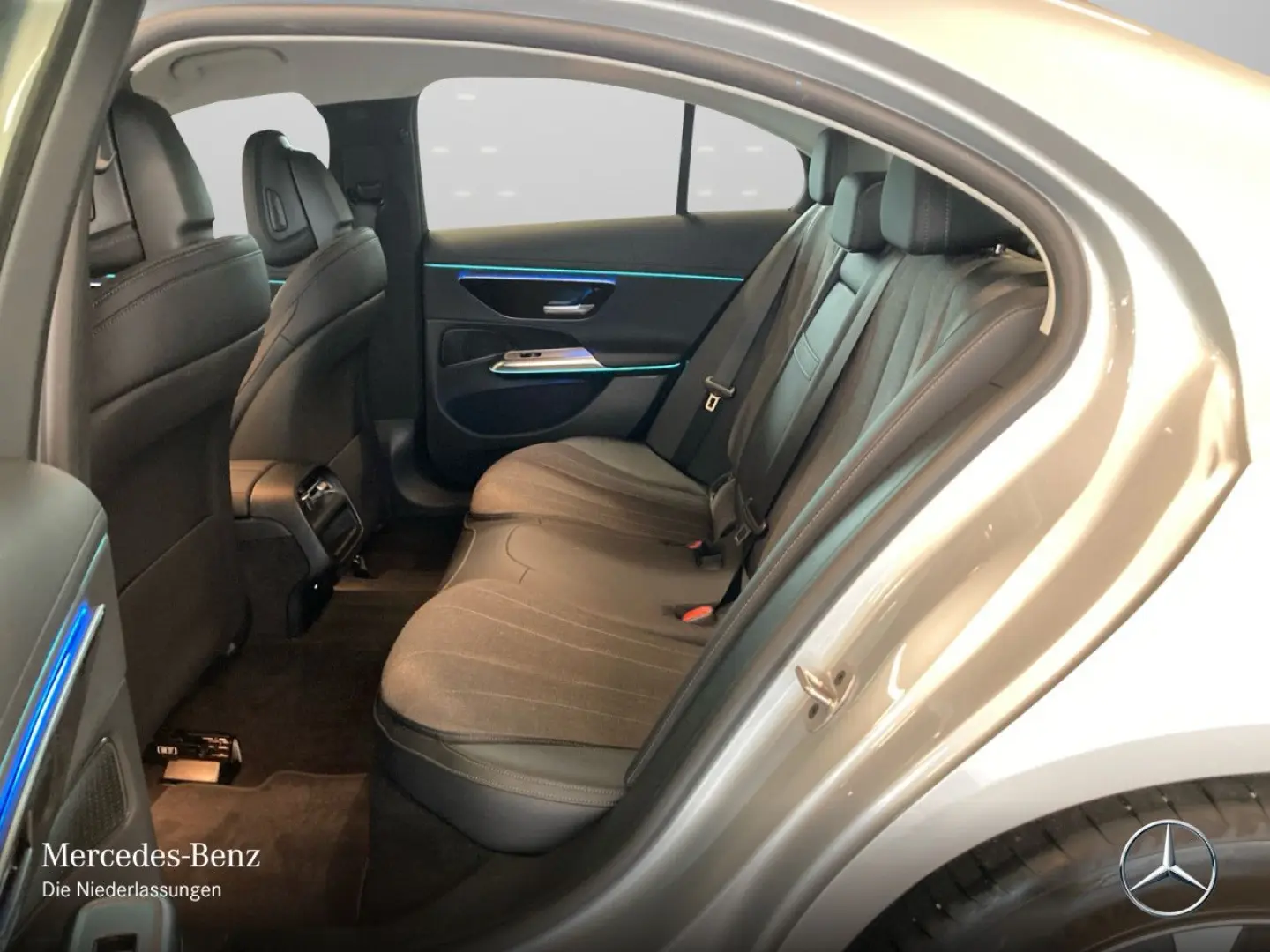 E 220 d AVANTGARDE/ADV./AHK/FAHRASSISTENZ/WINTER