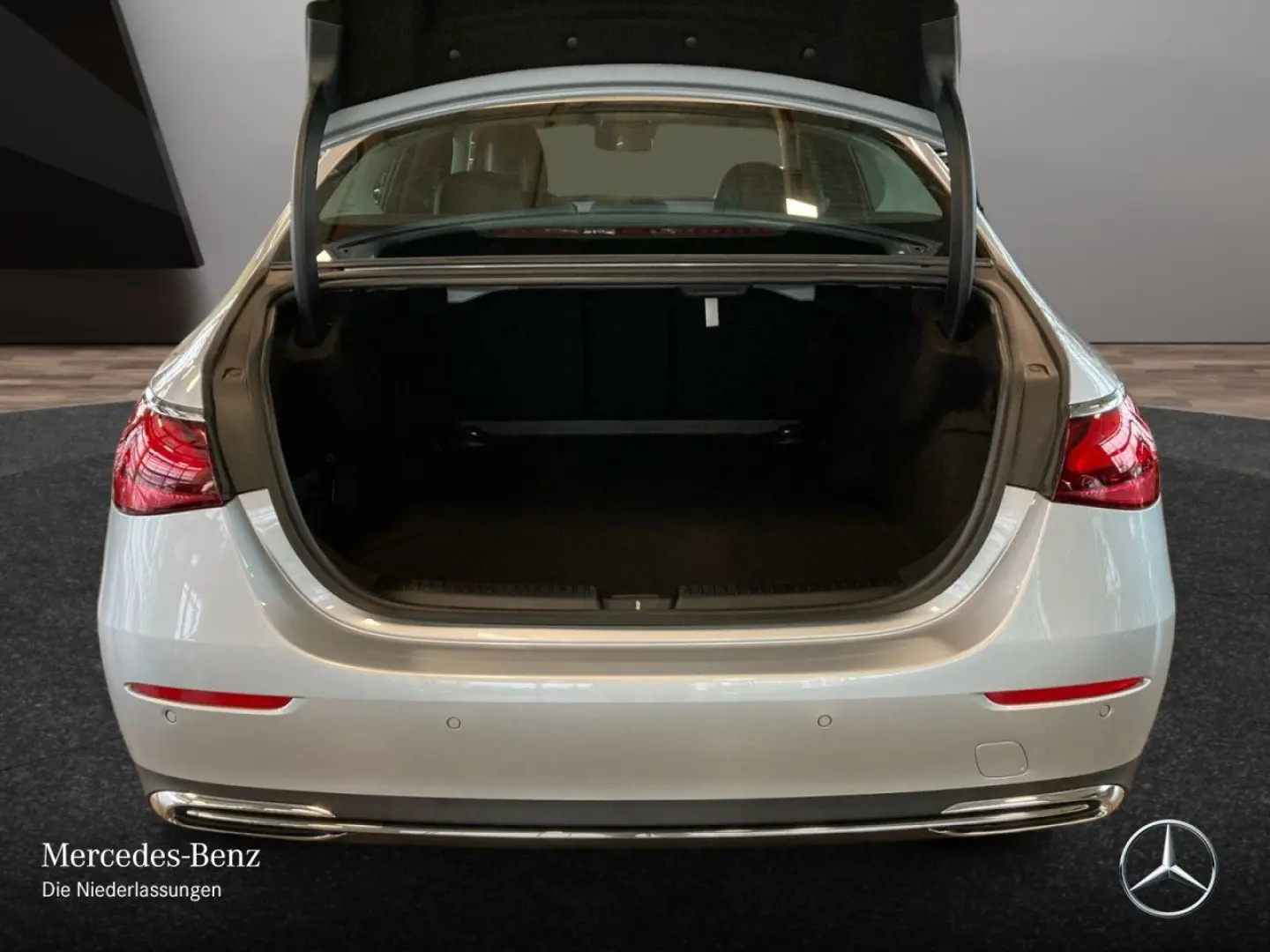 E 220 d AVANTGARDE/ADV./AHK/FAHRASSISTENZ/WINTER