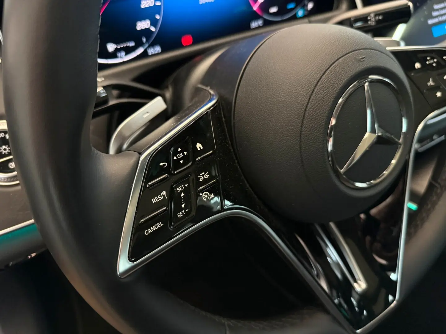 E 220 d Avantgarde +LED+NAVI+DAB+DISTRONIC+Totw.