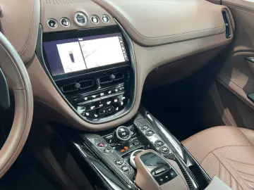 Aston Martin DBX 707 Q (Tow Bar)  havana tan