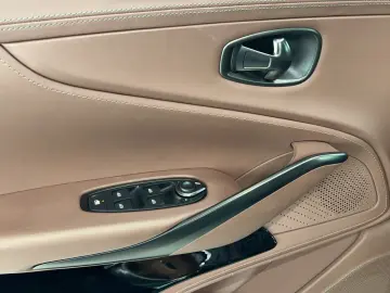 Aston Martin DBX 707 Q (Tow Bar)  havana tan