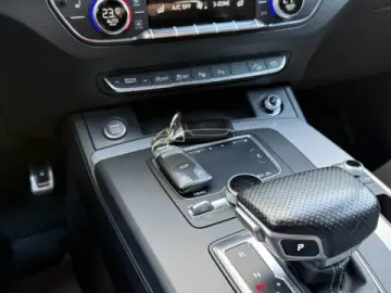 Audi Q5 S line Quattro 2.0 TDI