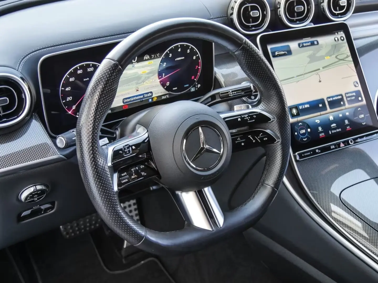 Mercedes-Benz GLC 200 4M |AMG|NOAPTE|KAM|DISTR|LED