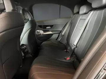 E 200 Avantgarde+Navi+AHK+Kamera+Memory+Ambiente