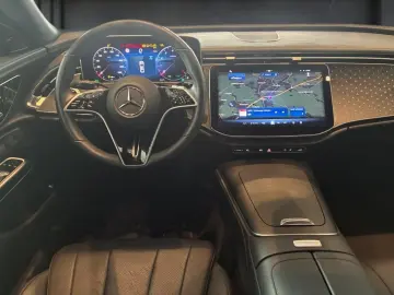 E 200 Avantgarde+Navi+AHK+Kamera+Memory+Ambiente