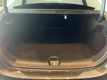 E 200 Avantgarde+Navi+AHK+Kamera+Memory+Ambiente