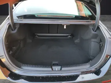 E 220 d Lim Avantgarde/Pano/Shz/Winterpaket/Navi