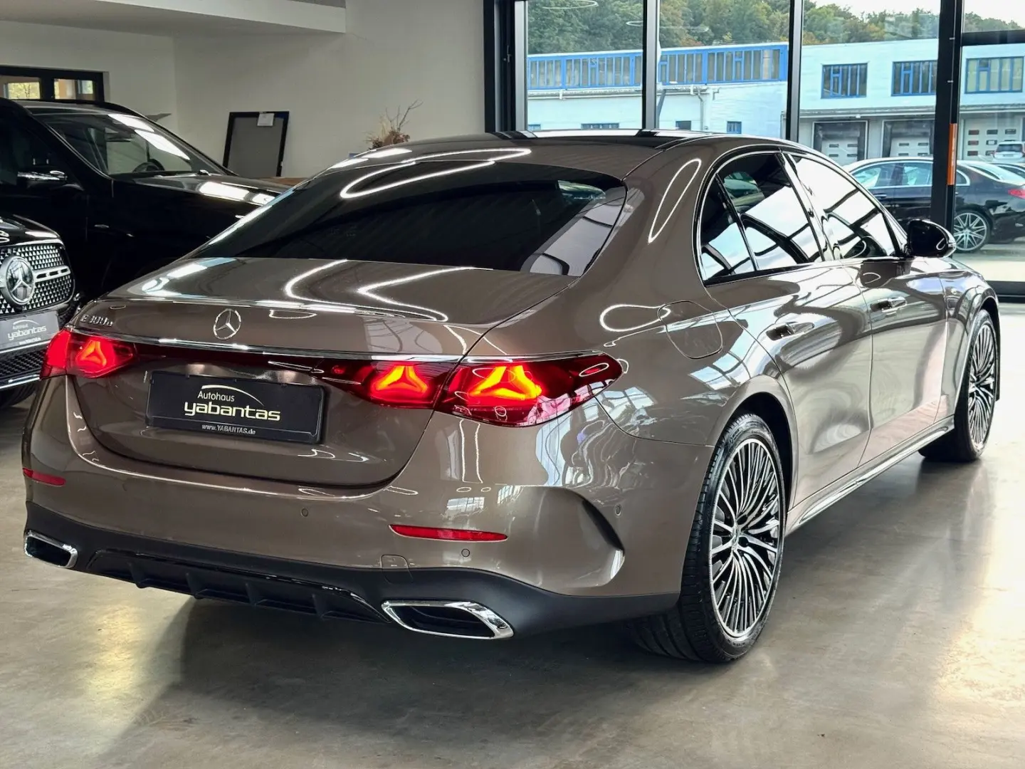 E 300 e AMG Night Pano Kamera Display-High KEYLE