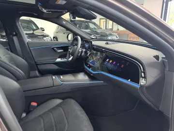 E 300 e AMG Night Pano Kamera Display-High KEYLE