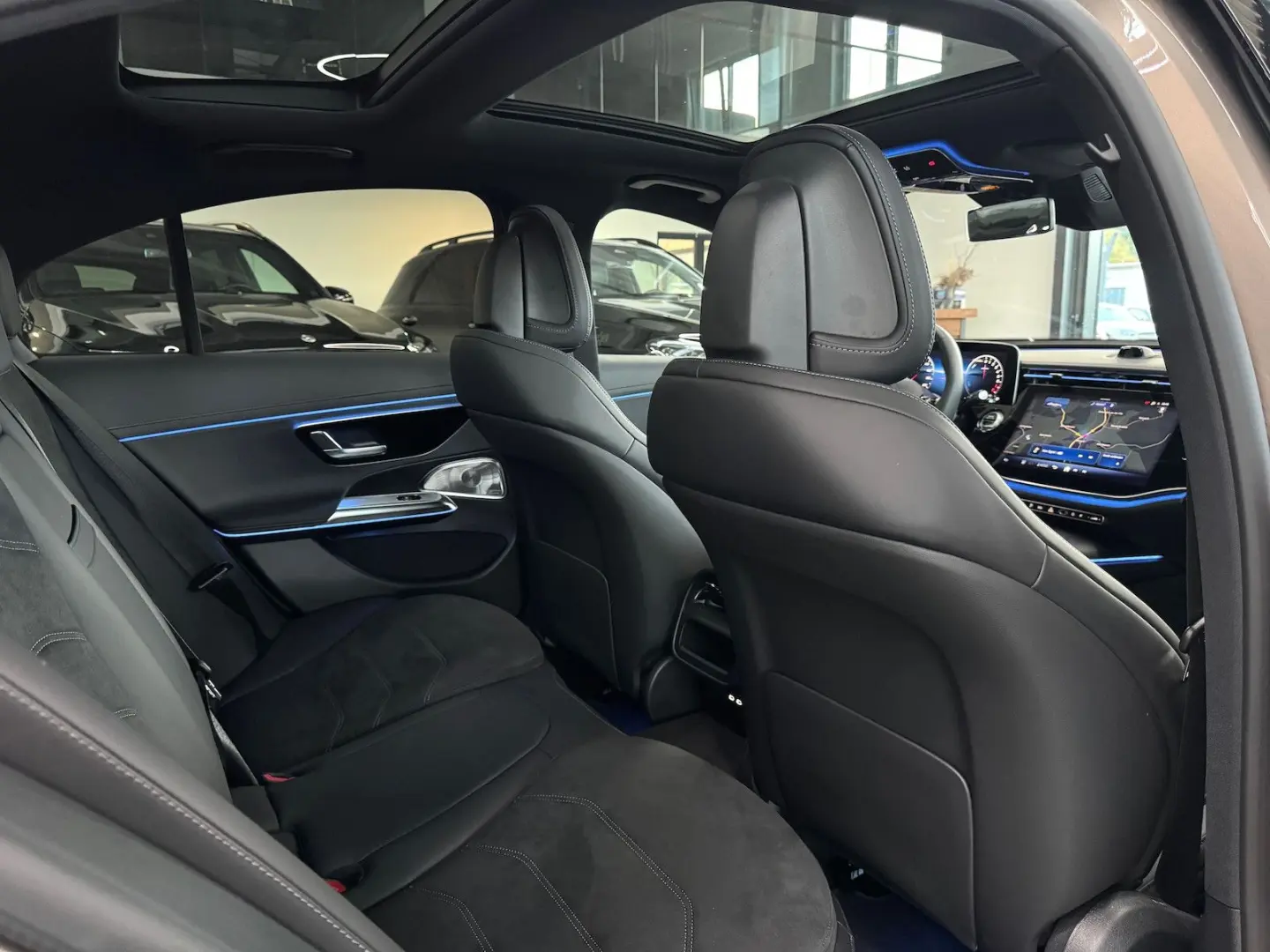 E 300 e AMG Night Pano Kamera Display-High KEYLE