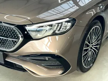 E 300 e AMG Night Pano Kamera Display-High KEYLE
