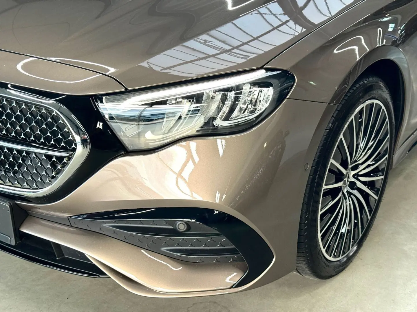 E 300 e AMG Night Pano Kamera Display-High KEYLE