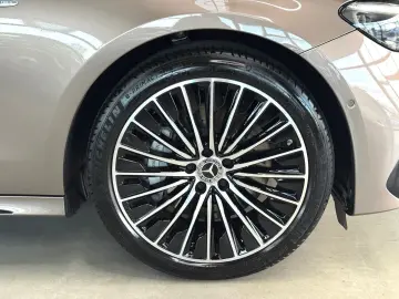 E 300 e AMG Night Pano Kamera Display-High KEYLE