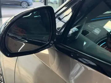 E 300 e AMG Night Pano Kamera Display-High KEYLE