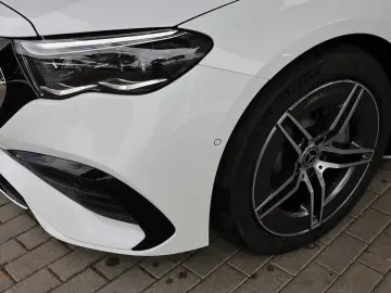 E 200 AMG DISTRONIC+TOTWINKEL+MEMORY+360°+19