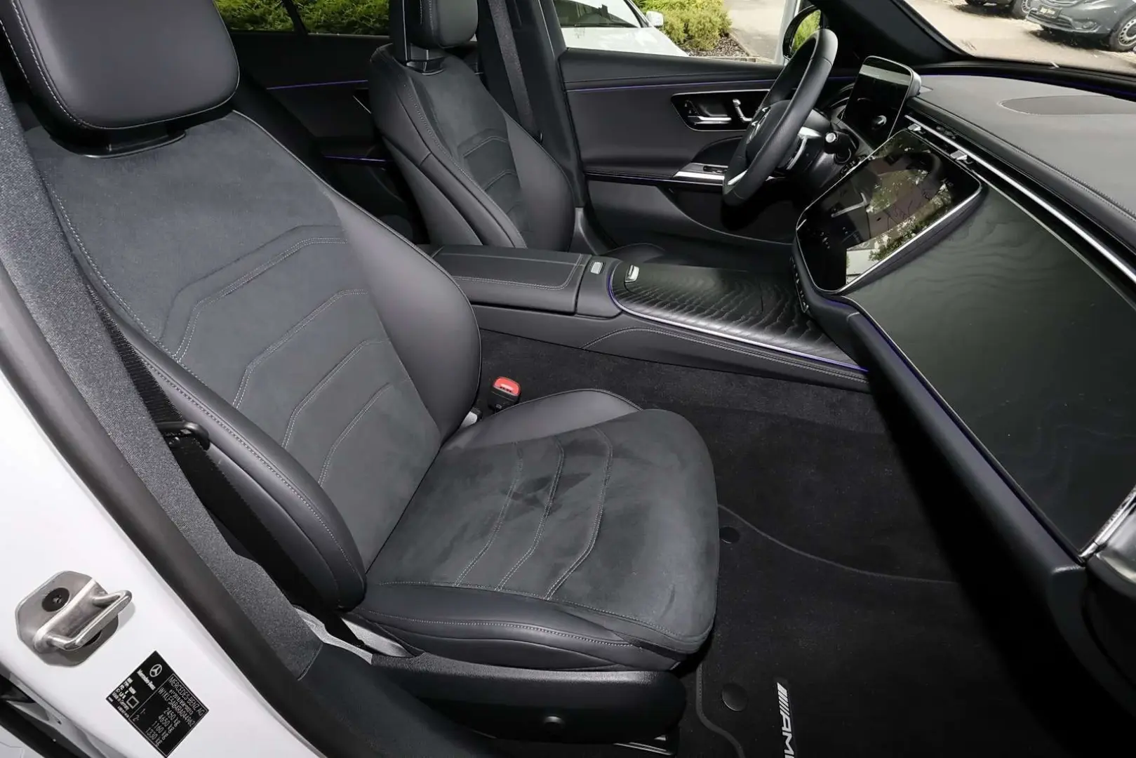 E 200 AMG DISTRONIC+TOTWINKEL+MEMORY+360°+19