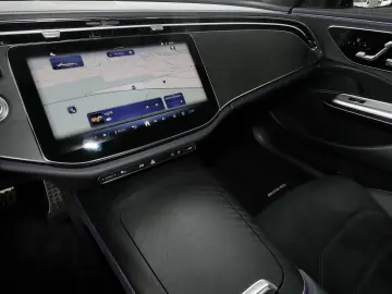 E 200 AMG DISTRONIC+TOTWINKEL+MEMORY+360°+19