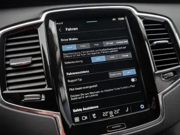 XC90 T8 AWD Plus Bright