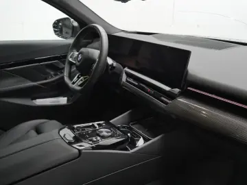 520d xDr.M Sport Pro HUD SuView PanoD.Standh.21