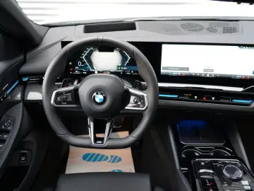 520d M Sport PANO HUD 360 MEMO H&K KOMFORT