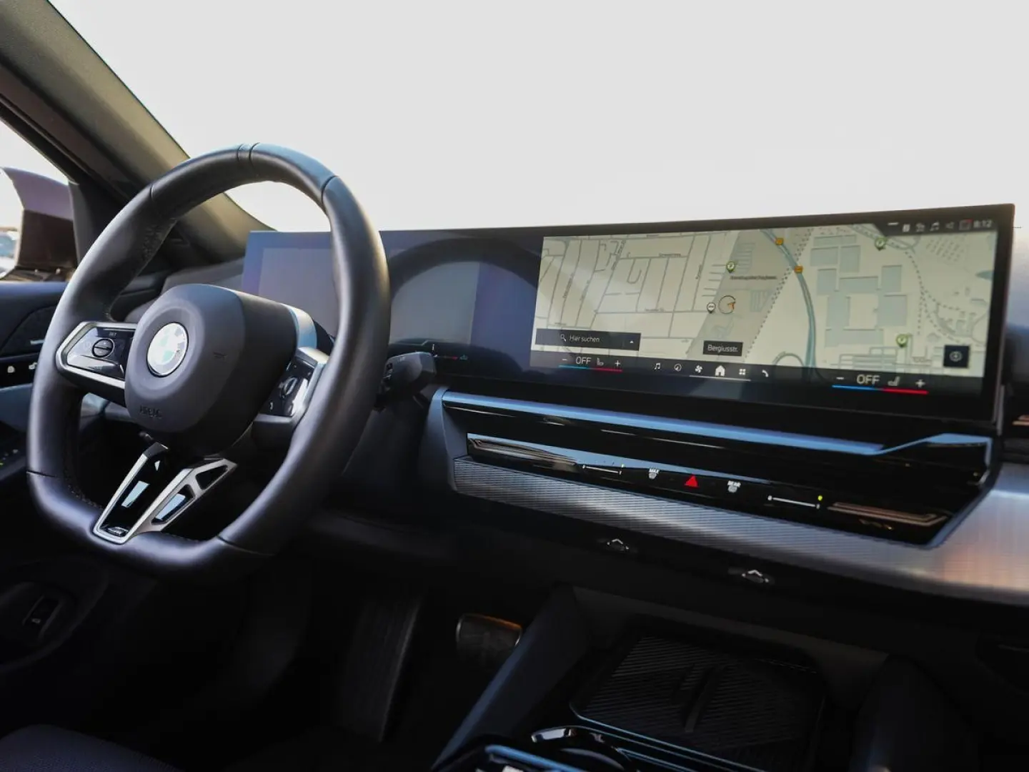520d Limousine M Sport ACC AHK PanoDach HuD K360