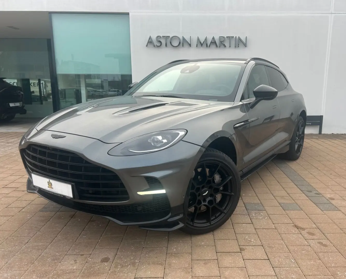 DBX707 - Aston Martin