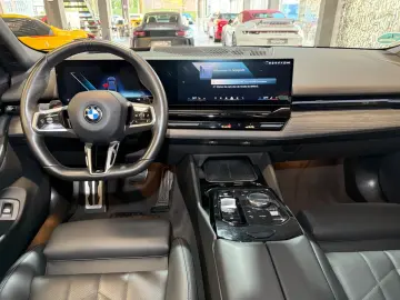 520i M Sport~PANO~LED~KAMERA 360°~HEAD-UP